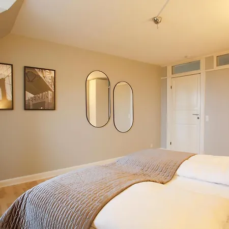 Unique 5 Bedroom W Exposed Beams In * Kopenhaga
