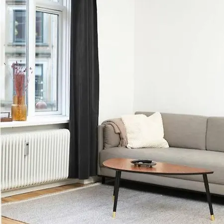 3 Bedroom Flat With Balcony In Peaceful Neighbourhood * Kopenhag