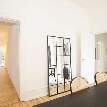 Daire 3 Bedroom Flat With Balcony In Peaceful Neighbourhood