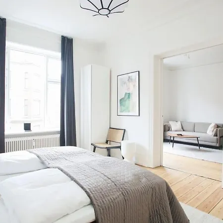 3 Bedroom Flat With Balcony In Peaceful Neighbourhood * Kopenhag