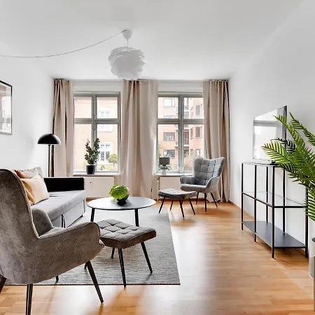 Apartman Sanders Constantin - Chic Two-bedroom With Balcony