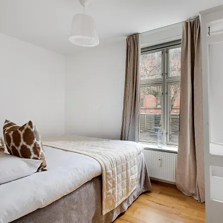 Sanders Constantin - Chic Two-bedroom With Balcony * Koppenhága