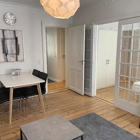 Апартаменты Bright 2-bedroom At Elegant Osterbro