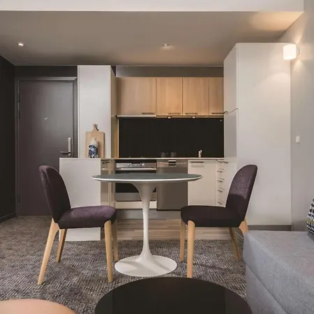 Adina Apartahotel 4*