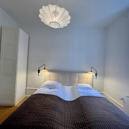 Апартаменты Beautiful 3 Bedroom Flat Next To The Marble Church