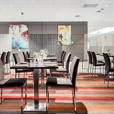 Western Park Globetrotter Airport Hotel 3*