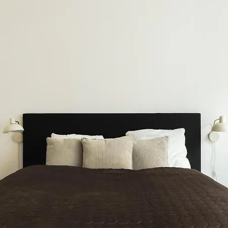 On Location By Round Tower Apartament *