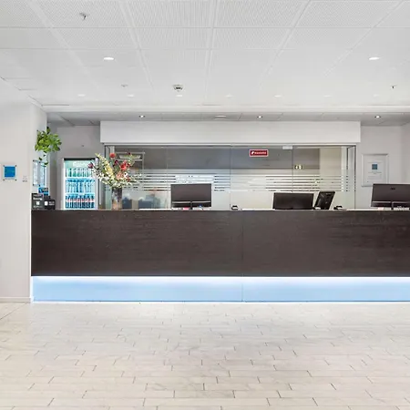 Western Park Globetrotter Airport Hotel