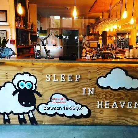 Hostel Sleep In Heaven *
