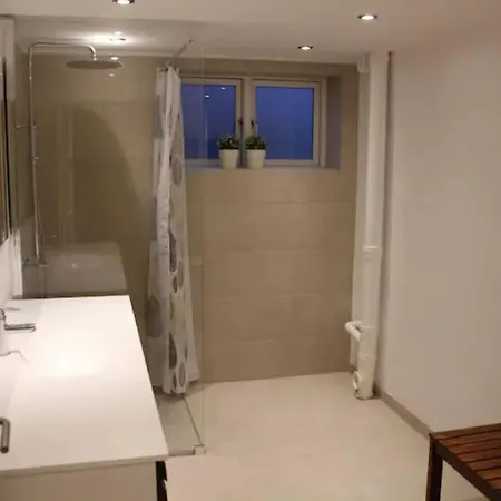 Close To Centrum, And Subway Apartament *