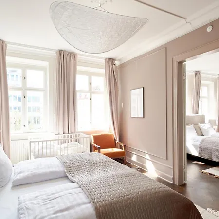 Large 4 Bedroom With Balcony & Bathtub In Cph Kopenhag