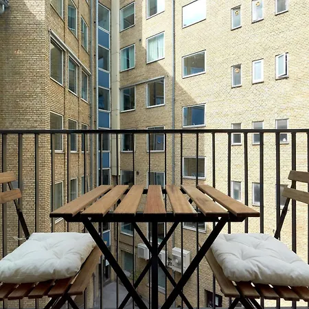 Large 4 Bedroom With Balcony & Bathtub In Cph Daire