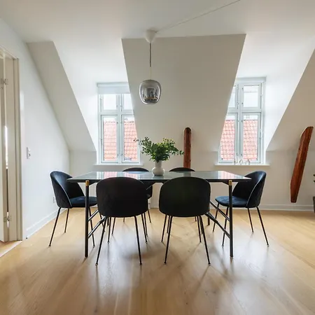 Daire Sanders Leaves - Two-bedroom With Shared Roof-top Terrace