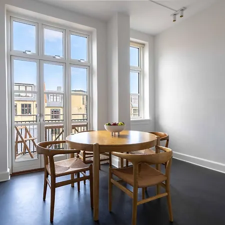 3 Bedroom In Lovely Area Lägenhet *