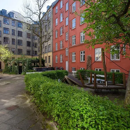 Lovely In Vibrant Area Of * Copenhague