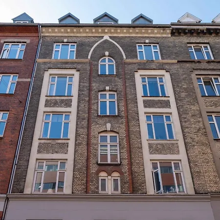 Appartement Lovely In Vibrant Area Of *