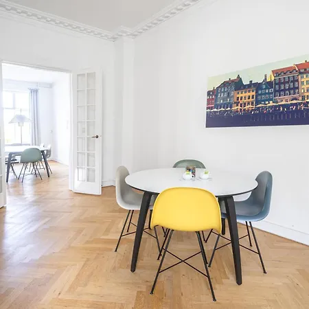 公寓 Fantastic 3-bed With French Balcony And Lake-views *