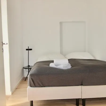 Fantastic 1-bed W Private Terrace Appartement *