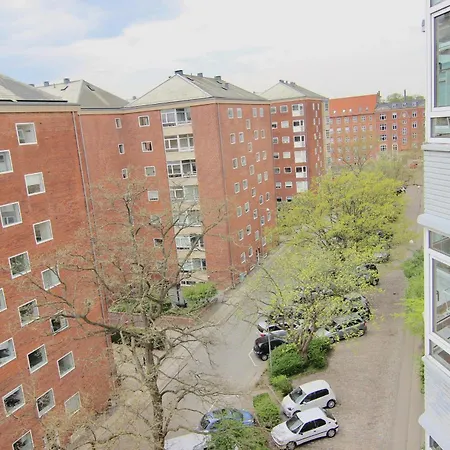 Fantastic 2-bed In Frederiksberg C Apartman
