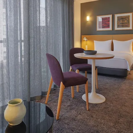 Adina Apartahotel 4*
