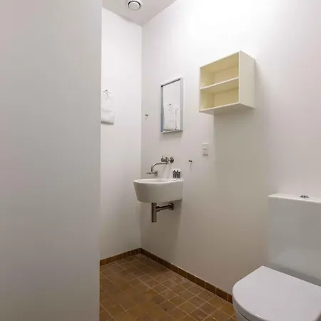 Deluxe At Perfect Location Apartment