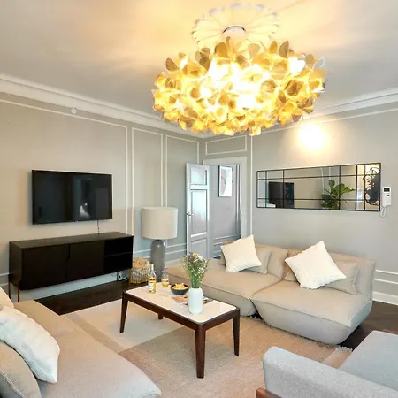 Apartment 220sqm Designer - Center - Private Balcony