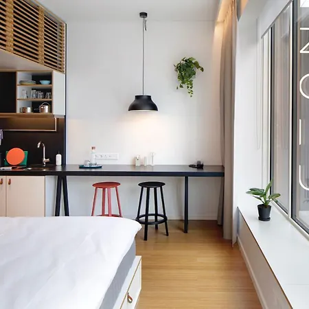 Zoku Aparthotel 4*