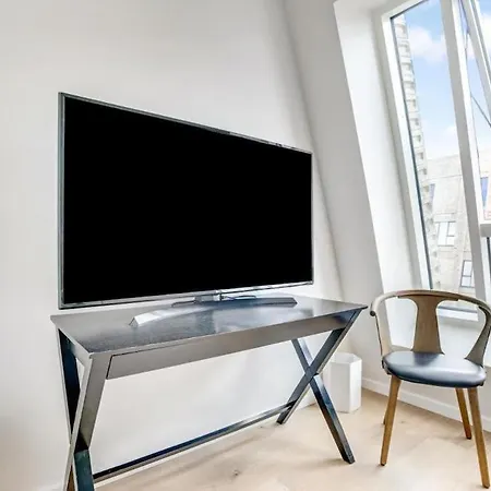 Daire Luxury Living In Prime Spot *