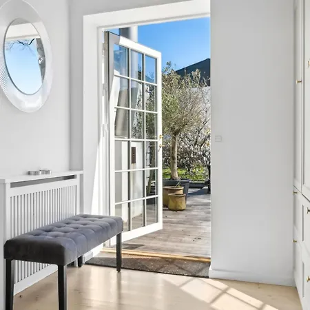 Sanders Swan - Marvellous Close To The Center Of Vakantiehuis Kopenhagen