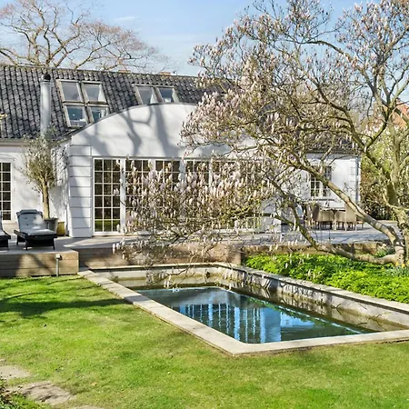 Sanders Swan - Marvellous Close To The Center Of Kopenhagen