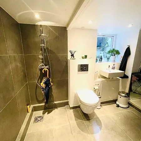 Uniq Townhouse In City Center !!!