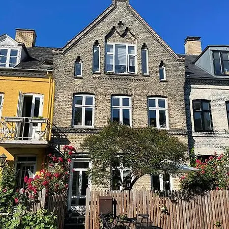Villa Uniq Townhouse In City Center !!!
