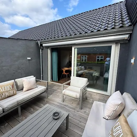 Βίλα Luxury 300 Square Meter With Pool *