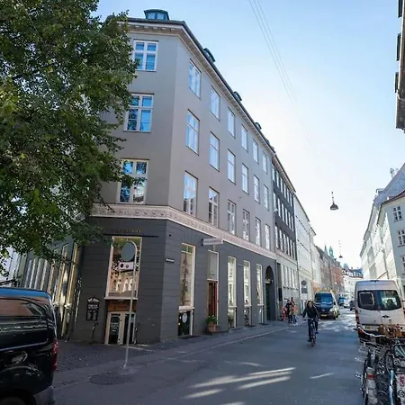 Lejlighed Spacious On Lively & Vibrant Street København