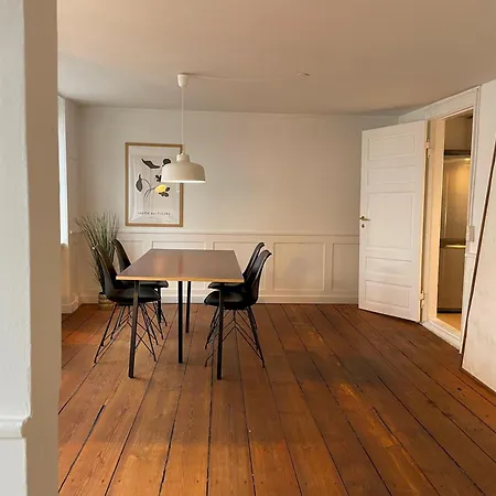 Stylish - View Of The Marble Church Apartamento