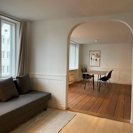 Stylish - View Of The Marble Church Apartamento