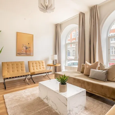 Sanders Noble - Fantastic 4-bdr In The Capital Copenhague