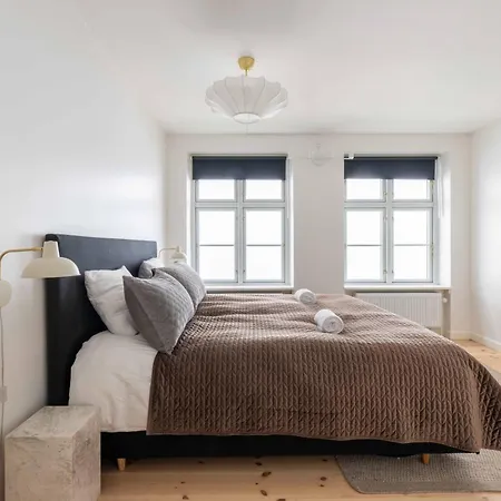 On Location By Round Tower Apartament *