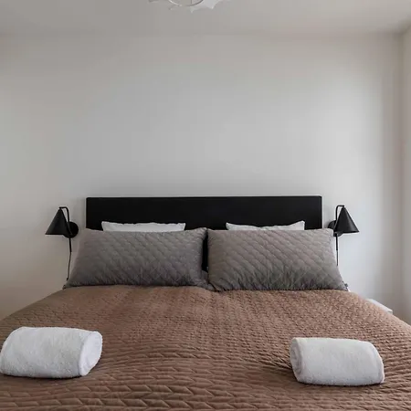 On Location By Round Tower Apartament *