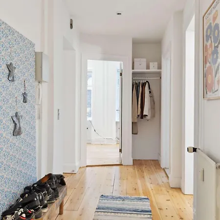 Apartment Modern Comfort In Copenhagen's Coolest District