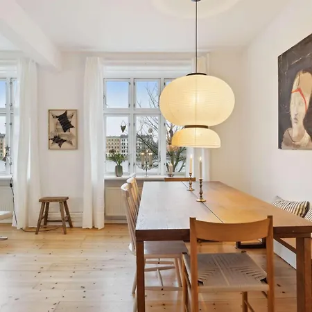 Modern Comfort In Copenhagen's Coolest District Apartment *