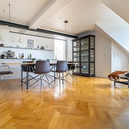 Penthouse With Panoramic Private Terrace * København