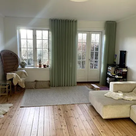 Apartmán Beautiful Townhouse Close To The Center *