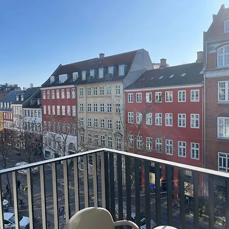 Cozy Luxury - Sunny Balcony In Center Apartmán *