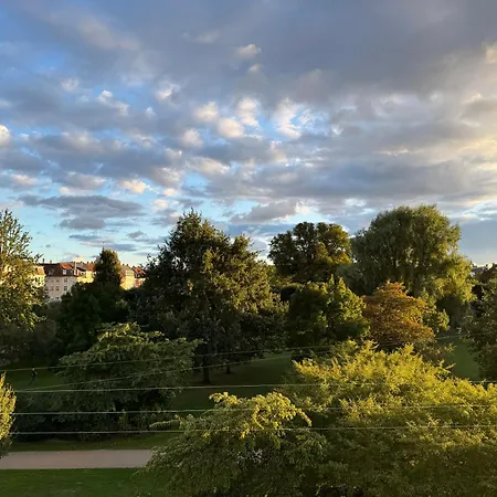 Luxury 'kings Garden View' 260m2 Prime Located Flat Lägenhet *