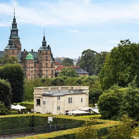 Luxury 'kings Garden View' 260m2 Prime Located Flat Lägenhet