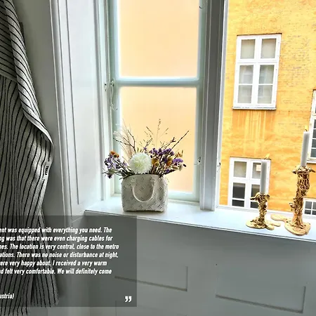 Luxury 'kings Garden View' 260m2 Prime Located Flat Lägenhet *