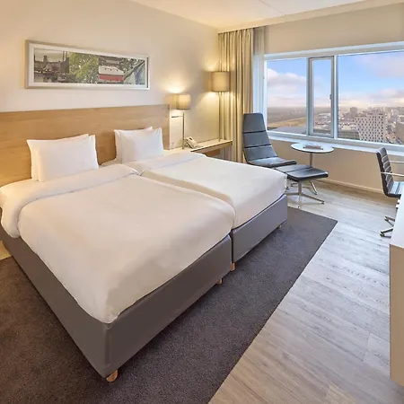 Hotel Crowne Plaza Towers, An Ihg 4*