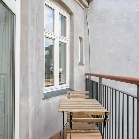 Cozy & Bright In Peaceful Area Apartman