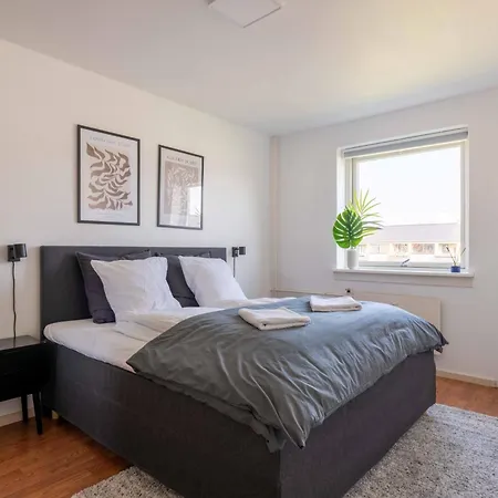 Cozy Near Metro